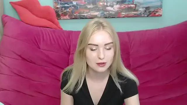 SofySofty from StripChat is Freechat
