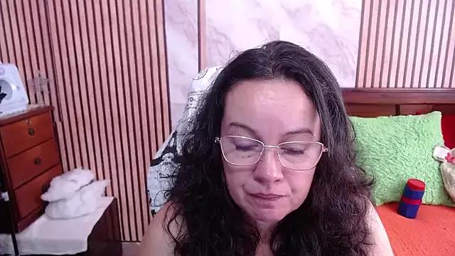 Girls and cam to cam: Watch as these sophisticated entertainers uncover their stunning costumes and curvaceous curves online!