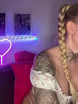 Girls and cam to cam: Watch as these sophisticated entertainers uncover their stunning costumes and curvaceous curves online!