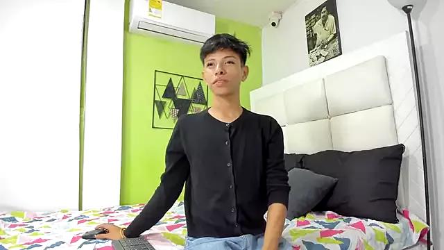 sophia_harpper_ from StripChat is Freechat