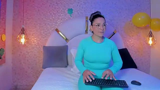 Girls and cam to cam: Watch as these sophisticated entertainers uncover their stunning costumes and curvaceous curves online!