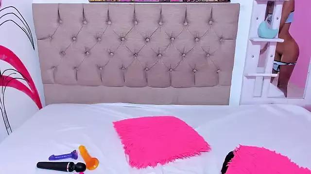 Girls and cam to cam: Watch as these sophisticated entertainers uncover their stunning costumes and curvaceous curves online!