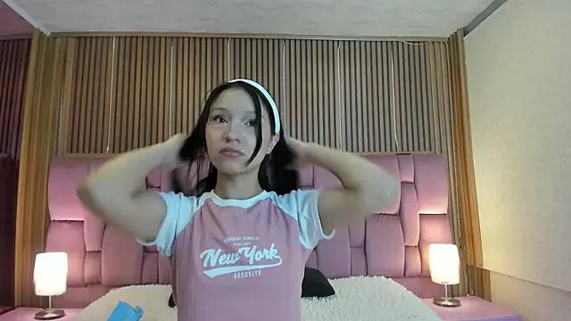 Sophie_Calloway from StripChat is Freechat