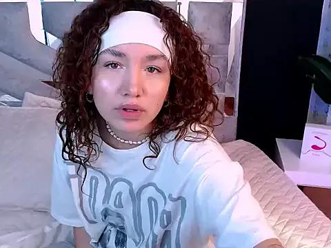sophie_rosse1 from StripChat is Freechat