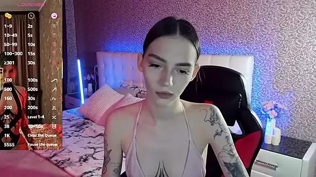 Girls and cam to cam: Watch as these sophisticated entertainers uncover their stunning costumes and curvaceous curves online!