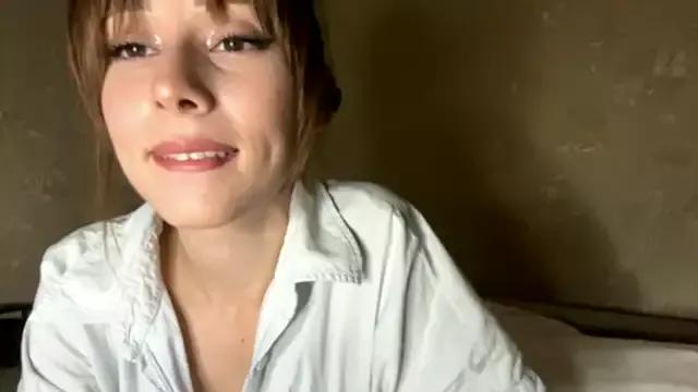 SophieDescoteaux from StripChat is Freechat