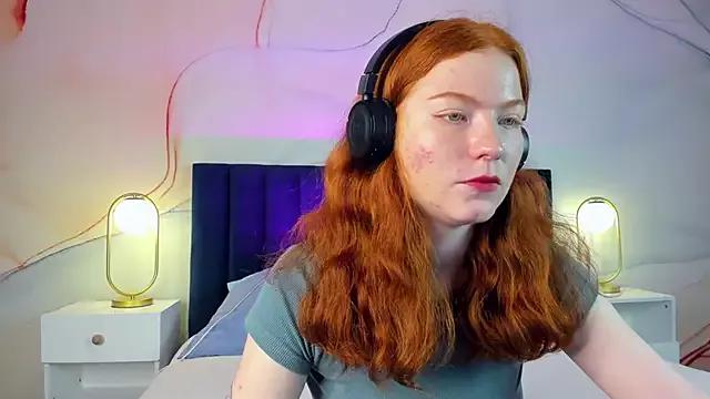 SophieOuld from StripChat is Freechat