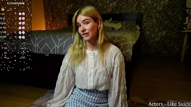 Girls and cam to cam: Watch as these sophisticated entertainers uncover their stunning costumes and curvaceous curves online!