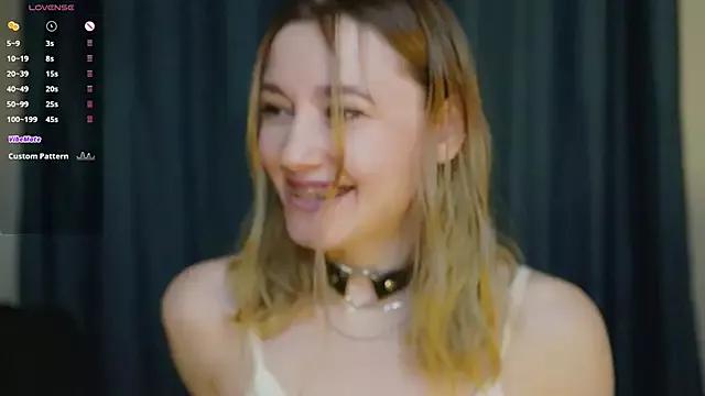 StarryMary from StripChat is Freechat