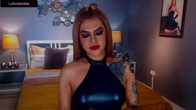 Girls and cam to cam: Watch as these sophisticated entertainers uncover their stunning costumes and curvaceous curves online!