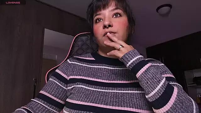Girls and cam to cam: Watch as these sophisticated entertainers uncover their stunning costumes and curvaceous curves online!