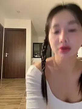 strawberry-ni from StripChat is Freechat