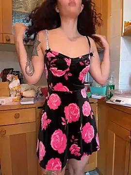 strawberry_queen2 from StripChat is Freechat