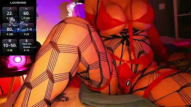 Girls and cam to cam: Watch as these sophisticated entertainers uncover their stunning costumes and curvaceous curves online!