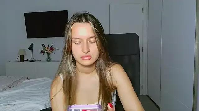 Submissive_love from StripChat is Freechat