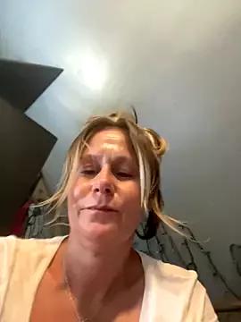 SummerBlueMoon from StripChat is Freechat