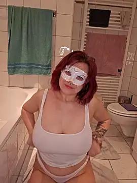 Girls and cam to cam: Watch as these sophisticated entertainers uncover their stunning costumes and curvaceous curves online!