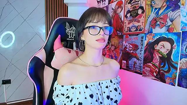 Girls and cam to cam: Watch as these sophisticated entertainers uncover their stunning costumes and curvaceous curves online!