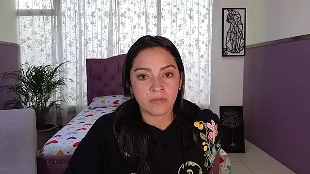 sweet_ahinara from StripChat is Freechat