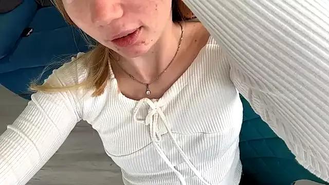 Sweet_horizon from StripChat is Freechat