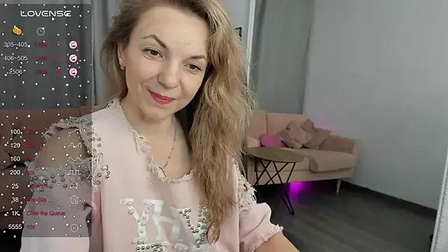 Girls and cam to cam: Watch as these sophisticated entertainers uncover their stunning costumes and curvaceous curves online!