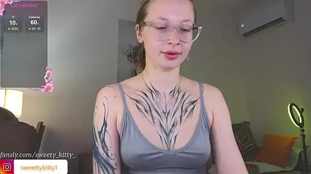 sweettykitty from StripChat is Freechat