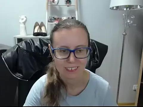 sweetxLizzy from StripChat is Freechat