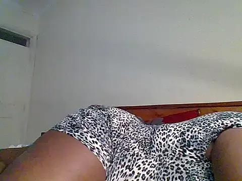 sweetymummy from StripChat is Freechat