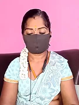 tamilammukuttyy from StripChat is Freechat