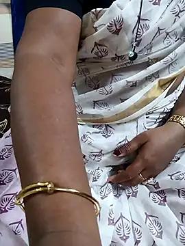 tamiltady from StripChat is Freechat