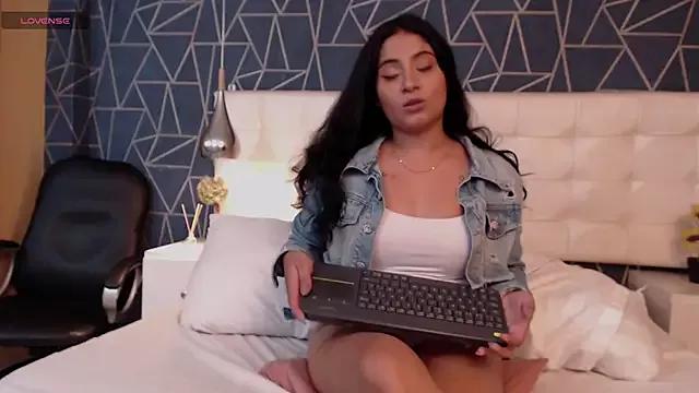 TamilynRouse from StripChat is Freechat