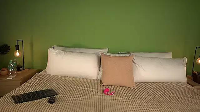 Girls and cam to cam: Watch as these sophisticated entertainers uncover their stunning costumes and curvaceous curves online!