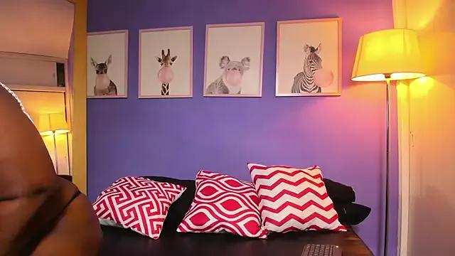 TanishaReyes from StripChat is Freechat