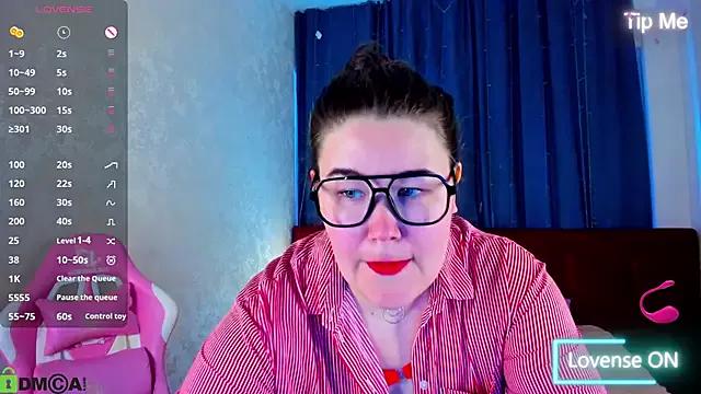 Girls and cam to cam: Watch as these sophisticated entertainers uncover their stunning costumes and curvaceous curves online!