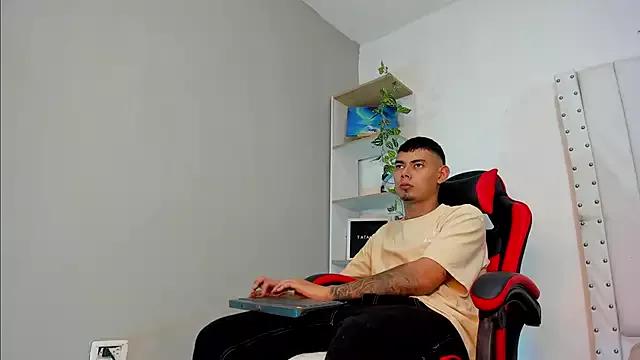 tatanwalker from StripChat is Freechat