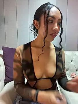 Tatiana_18pink from StripChat is Freechat
