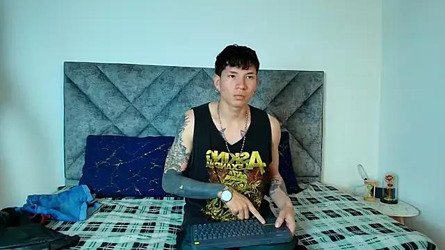 Tatiiana_n_Damiian from StripChat is Freechat