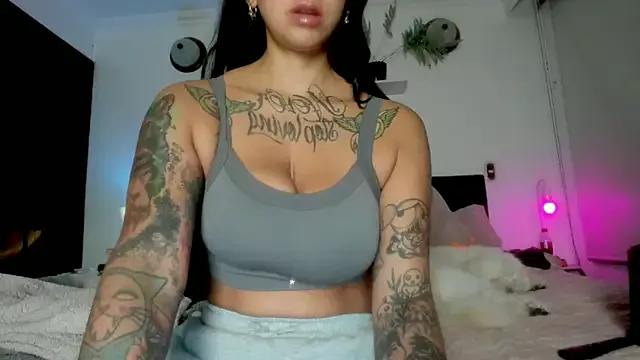 Girls and cam to cam: Watch as these sophisticated entertainers uncover their stunning costumes and curvaceous curves online!