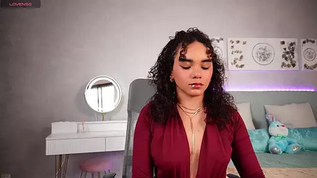 Taylor_Tina from StripChat is Freechat