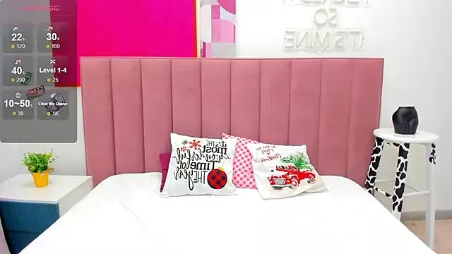 Girls and cam to cam: Watch as these sophisticated entertainers uncover their stunning costumes and curvaceous curves online!