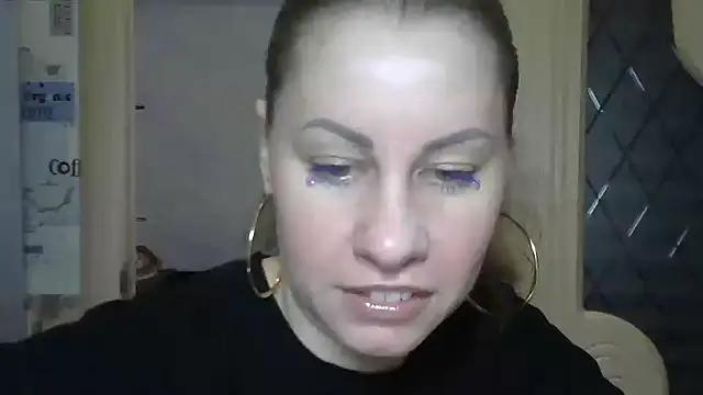 TherestlessKitty from StripChat is Freechat
