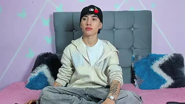 Thiago_Divine_ from StripChat is Freechat