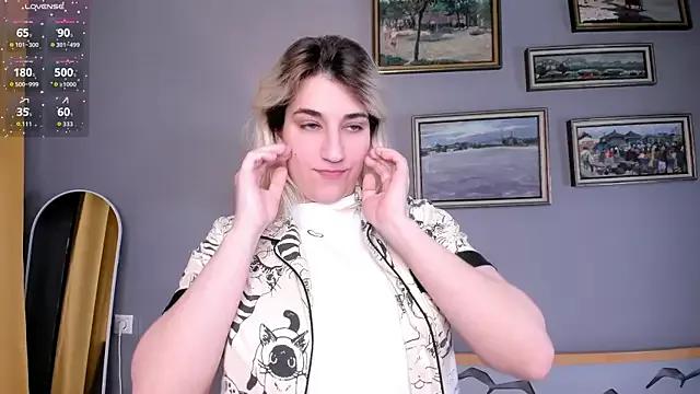 Girls and cam to cam: Watch as these sophisticated entertainers uncover their stunning costumes and curvaceous curves online!