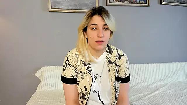 TideLunar from StripChat is Freechat