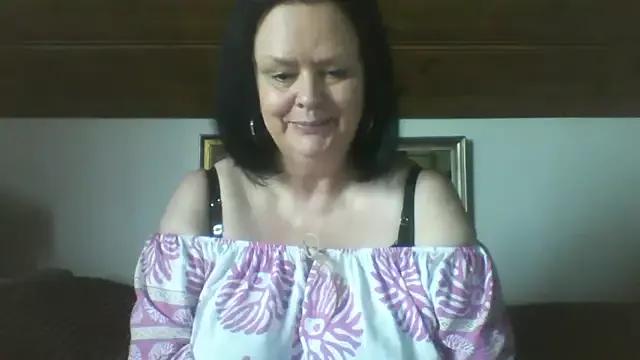 TiffanyMature from StripChat is Freechat