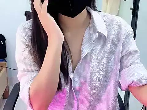 Tinaa-22 from StripChat is Freechat