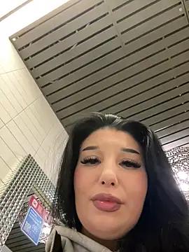 Photos of Tisha_Busty from StripChat is Freechat
