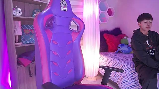 Girls and cam to cam: Watch as these sophisticated entertainers uncover their stunning costumes and curvaceous curves online!