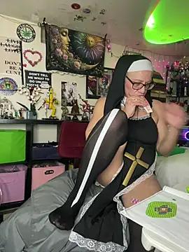 Girls and cam to cam: Watch as these sophisticated entertainers uncover their stunning costumes and curvaceous curves online!