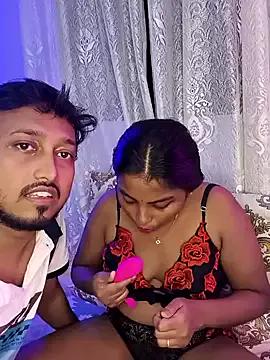 Photos of Trending_Couple from StripChat is Freechat
